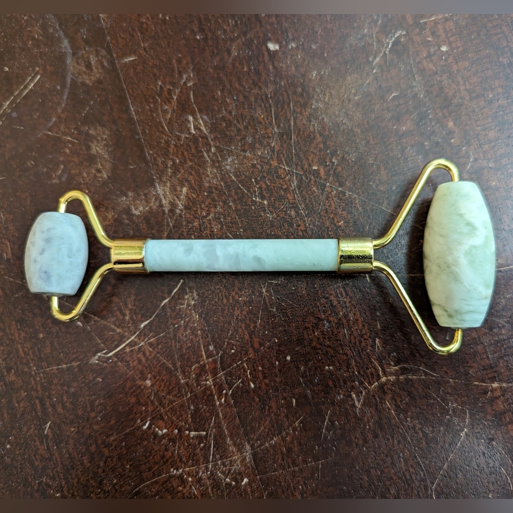 Jade roller and Gua Sha - Picture 3 of 6